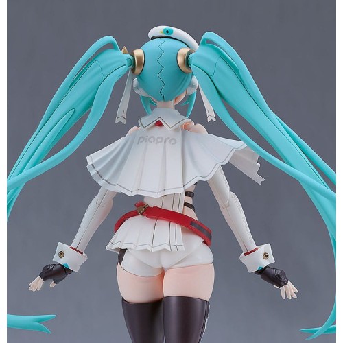 Hatsune Miku GT Project Plamatea Plastic Model Kit Racing Miku: 2023 Ver. 15 cm