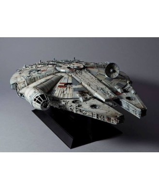 Star Wars Episode IV Perfect Grade Plastic Model Kit 1/72 Millennium Falcon 48 cm