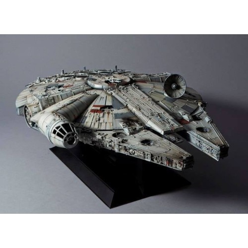 Star Wars Episode IV Perfect Grade Plastic Model Kit 1/72 Millennium Falcon 48 cm