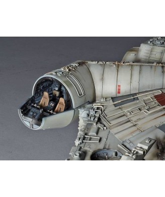 Star Wars Episode IV Perfect Grade Plastic Model Kit 1/72 Millennium Falcon 48 cm