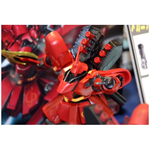 1/144 HGUC Sazabi