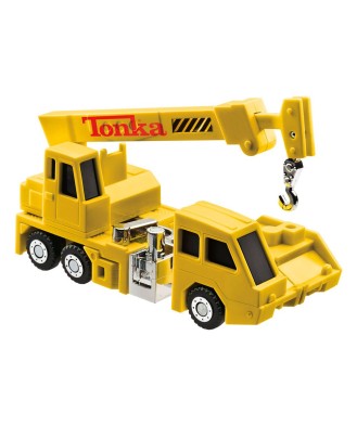 Transformers x Tonka Mash-Up Generations Action Figure Tonkanator 45 cm