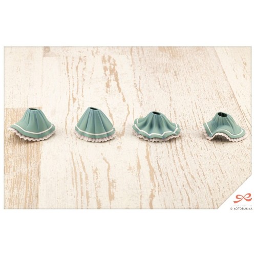 Sousai Shojo Teien Plastic Model Kit 1/10 Emma Koishikawa (St. Iris Gakuen Girl´s High School Winter Clothes) 14 cm